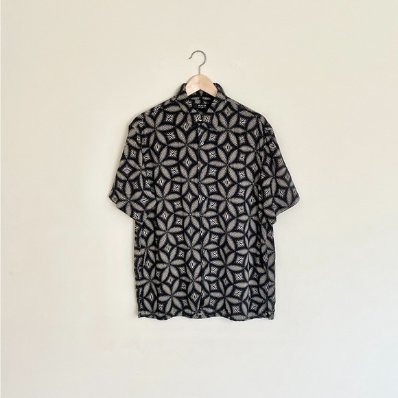 AXIS LA Geometric Flower Of Life Print Black Button Down Silk Shirt Men’s Large - Picture 1 of 7